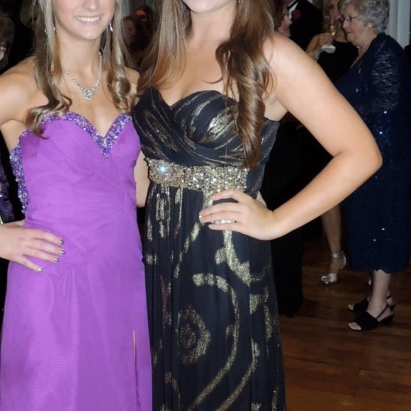 Betsy & Adam black and gold beaded strapless gown - Picture 6 of 8